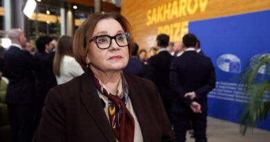 Komisja Europejska proponuje łagodniejsze wymogi dla sektora motoryzacyjnego. Chce ratować jego konkurencyjność